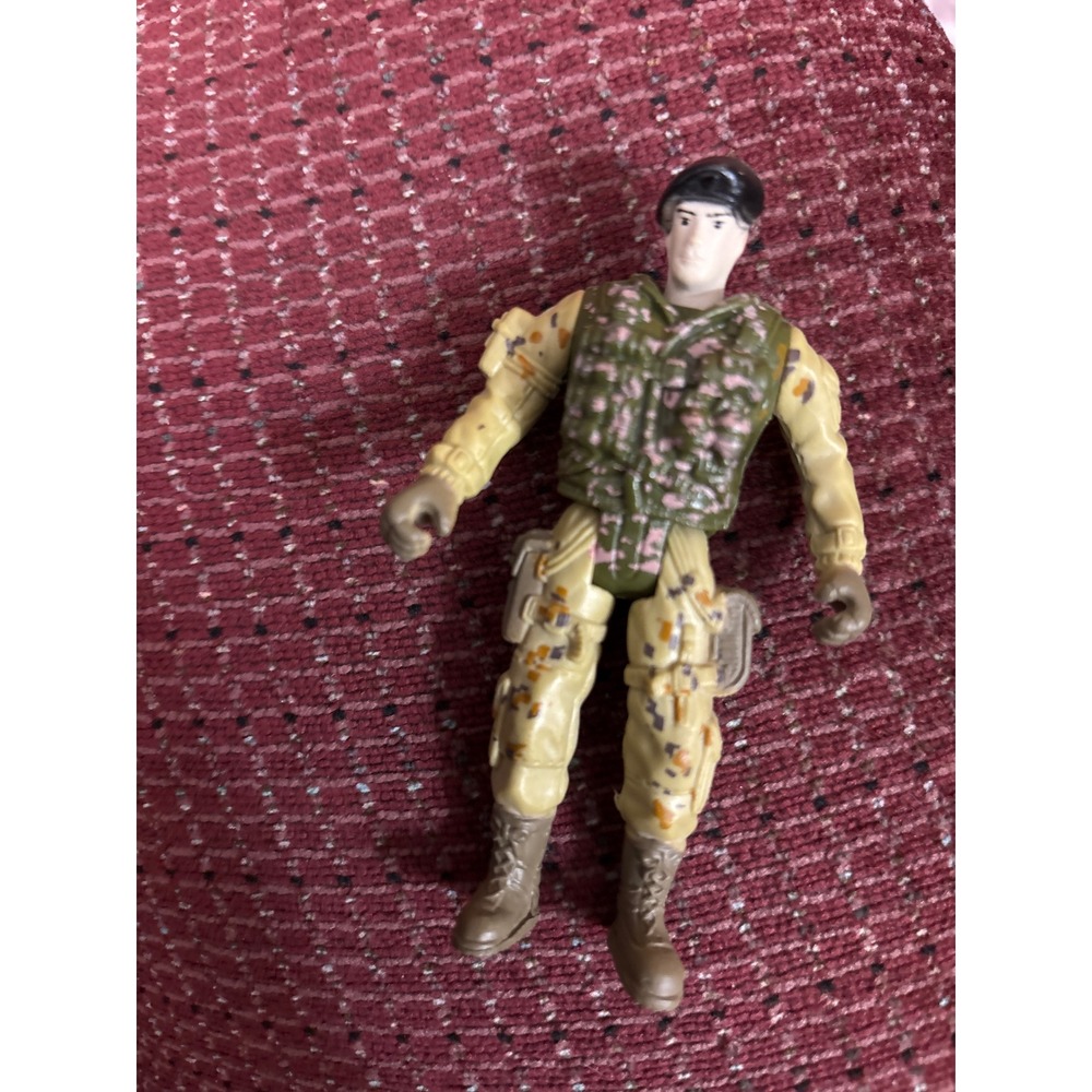 Vintage Military Soldier Action Figure 3.75 Inch Desert Camo Tactical Vest Toy